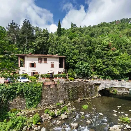 Apartment In Loro Ciufferna With Communal Terrace *